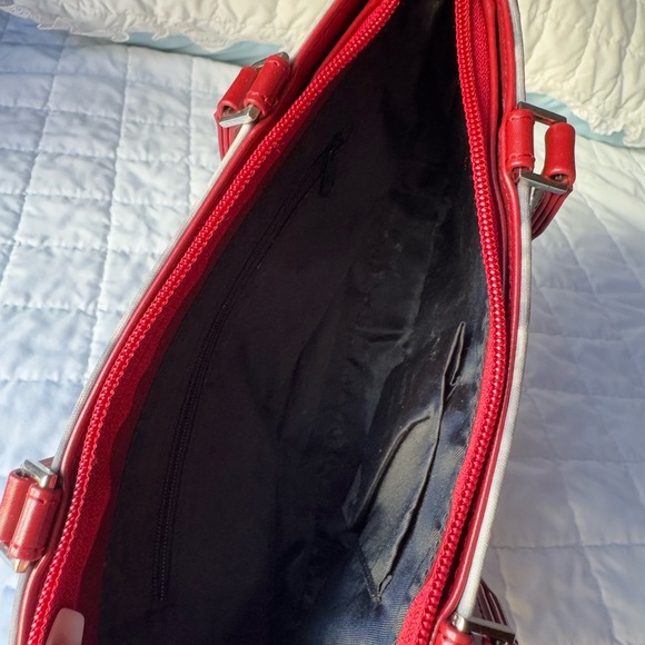 Red Handbag with Vintage Marilyn Monroe Print - Picture 4 of 5